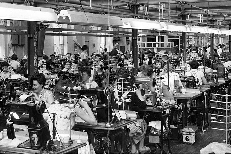 Signwriters at Steward and Patteson's brewery in 1960